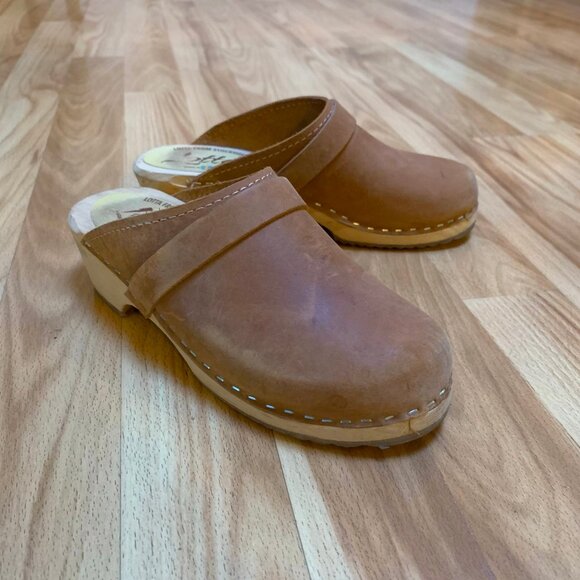 Lotta From Stockholm Classic Clog in Brown Nubuck - Picture 2 of 8